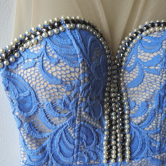 Dress - Picture 3 of 3